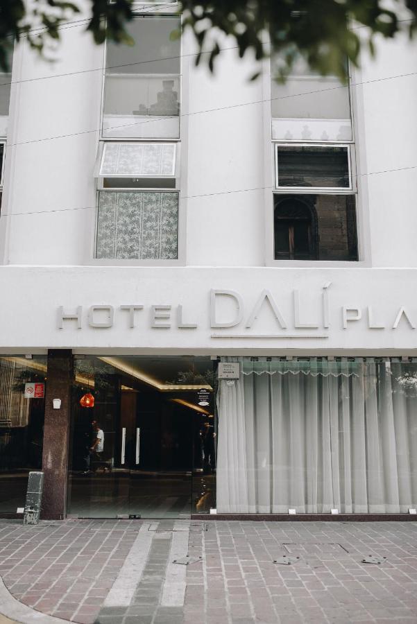 Hotel Dali Plaza Ejecutivo Guadalajara Ngoại thất bức ảnh